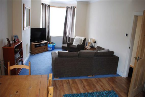 2 Bedroom End of Ter...